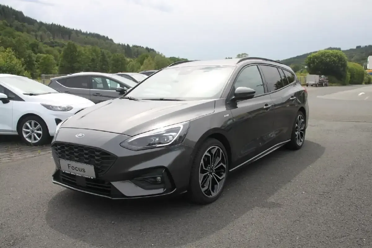 Gebraucht Ford Focus ST-Line 182 PS (133 kW) 2020 Grau Kombi