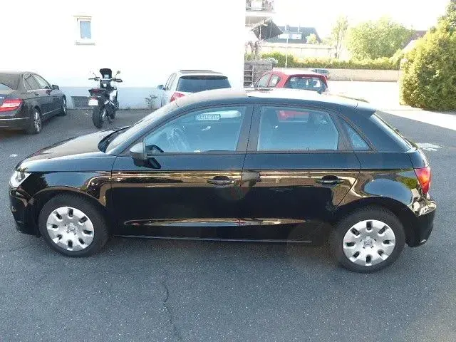 Gebraucht Audi A1 Sportback 95 PS (69 kW) 2017 Schwarz Kleinwagen