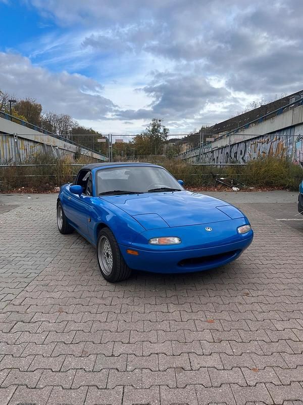 Blau Gebraucht 1993 Mazda MX5 Cabrio | 10.250 € - Bild 1/4