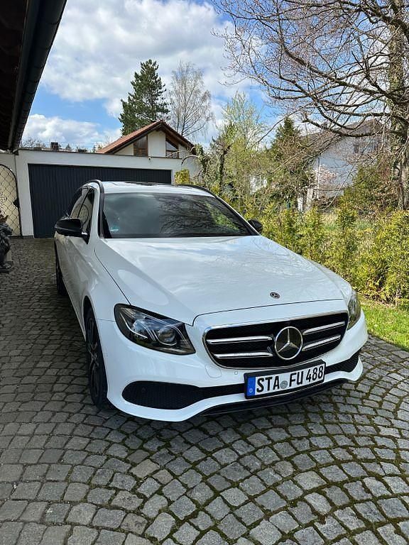 Gebraucht Mercedes E220 194 PS (142 kW) 2017 Weiß Limousine