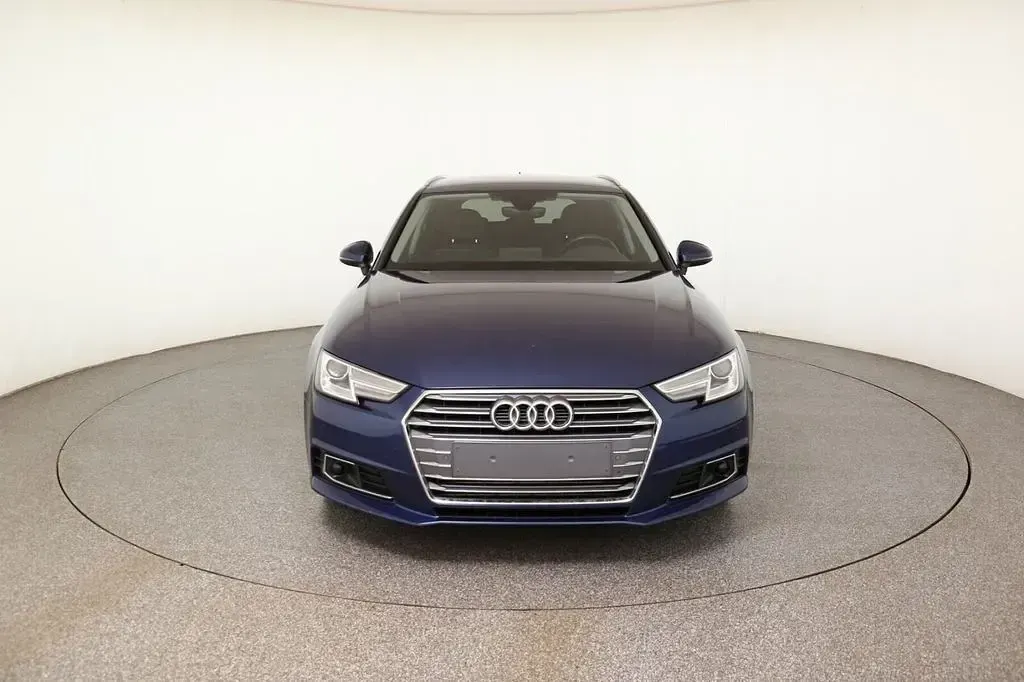 Gebraucht Audi A4 Sport 190 PS (139 kW) 2018 Scubablau Kombi