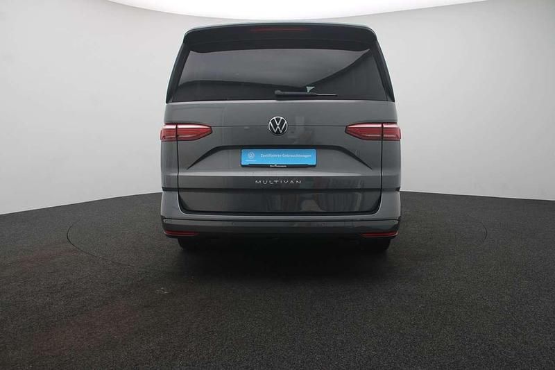 Second-hand VW Multivan Life 150 CP (110 kW) 2025 Gri Monovolum