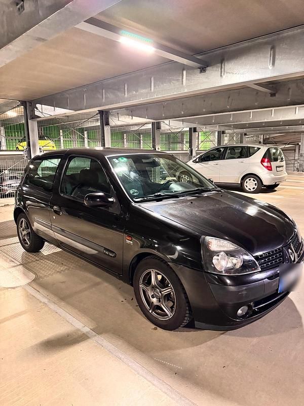 Gebraucht Renault Clio II 98 PS (72 kW) 2003 Schwarz Kleinwagen