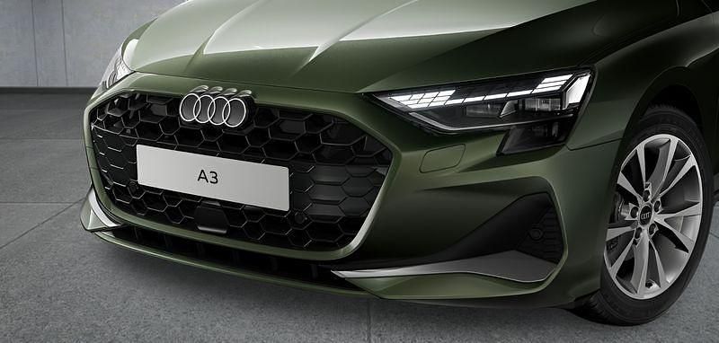 Gebraucht Audi A3 Sportback 116 PS (85 kW) 2025 Grün Kleinwagen