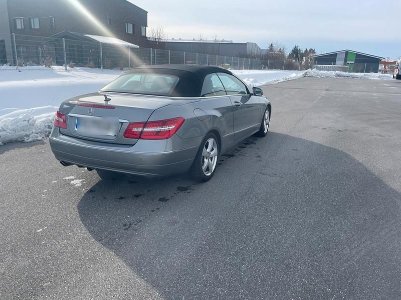 Gebraucht Mercedes 200 184 PS (135 kW) 2011 Silber Cabrio