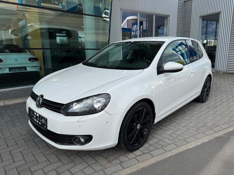 Weiß Gebraucht 2011 VW Golf VI Team Limousine | 3.500 € (Guter Preis) - Bild 1/4
