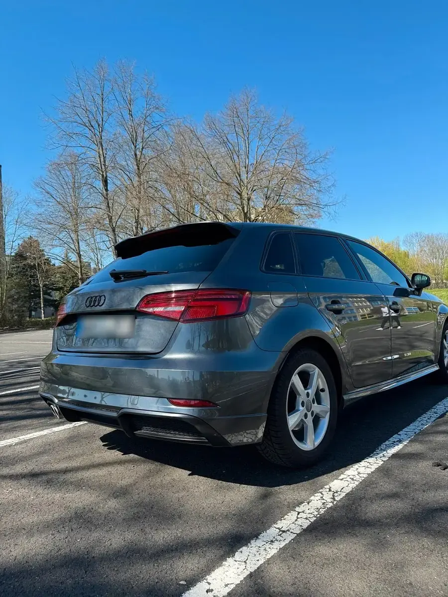 Gebraucht Audi A3 Sportback S-Line 150 PS (110 kW) 2019 Grau Kleinwagen