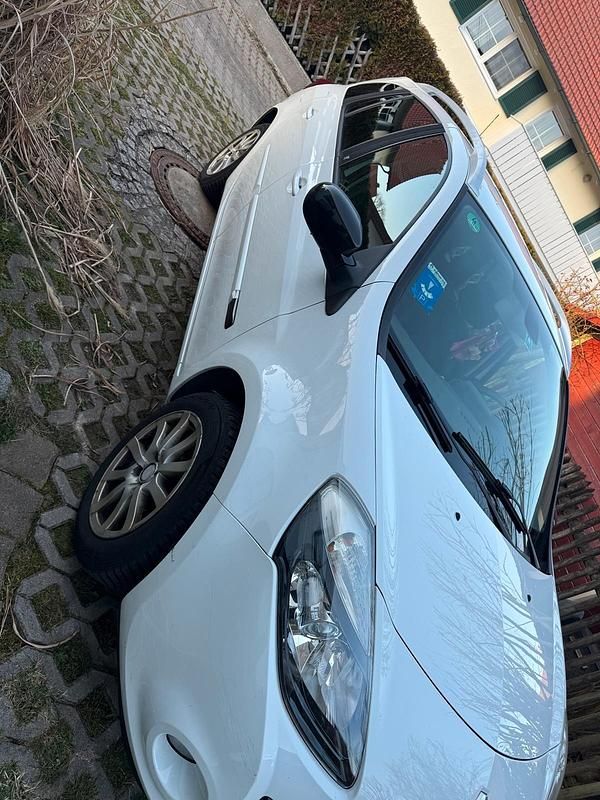 Gebraucht Renault Clio II 75 PS (55 kW) 2011 Weiß Limousine