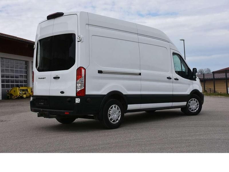 Gebraucht Ford Transit Trend 170 PS (125 kW) 2020 Weiß Van / Kleinbus