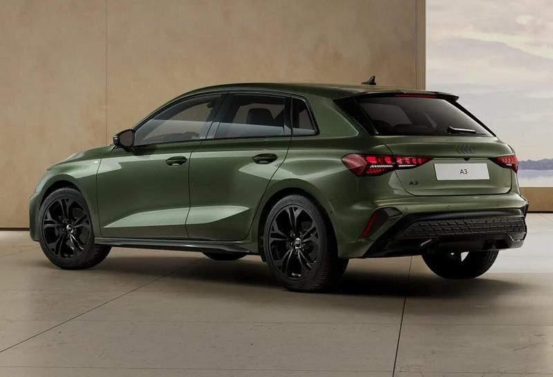 Neu Audi A3 Ambiente 204 PS (150 kW) 2026 Distriktgrün metallic Limousine