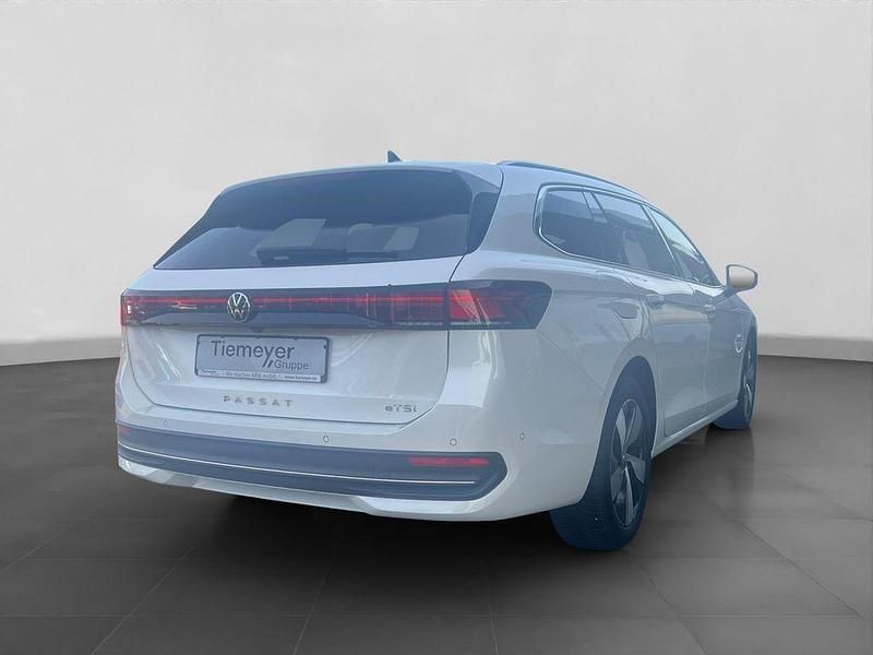 Gebraucht VW Passat Business 150 PS (110 kW) 2025 Weiß Kombi