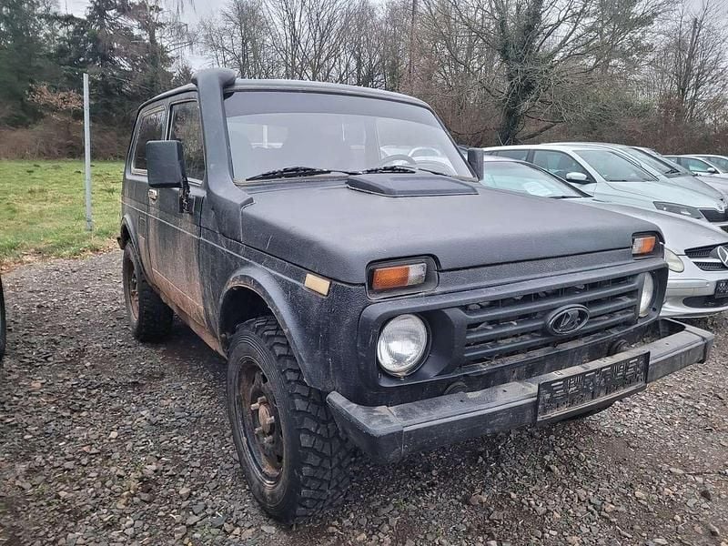 Gebraucht Lada niva 82 PS (60 kW) 2001 Grün SUV