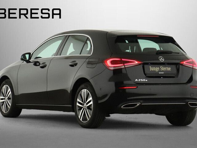 Gebraucht Mercedes A250 Progressive 218 PS (160 kW) 2022 Schwarz Kleinwagen
