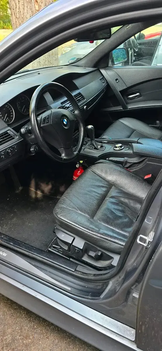 Gebraucht BMW 525 M Sport 192 PS (141 kW) 2003 Grau Limousine