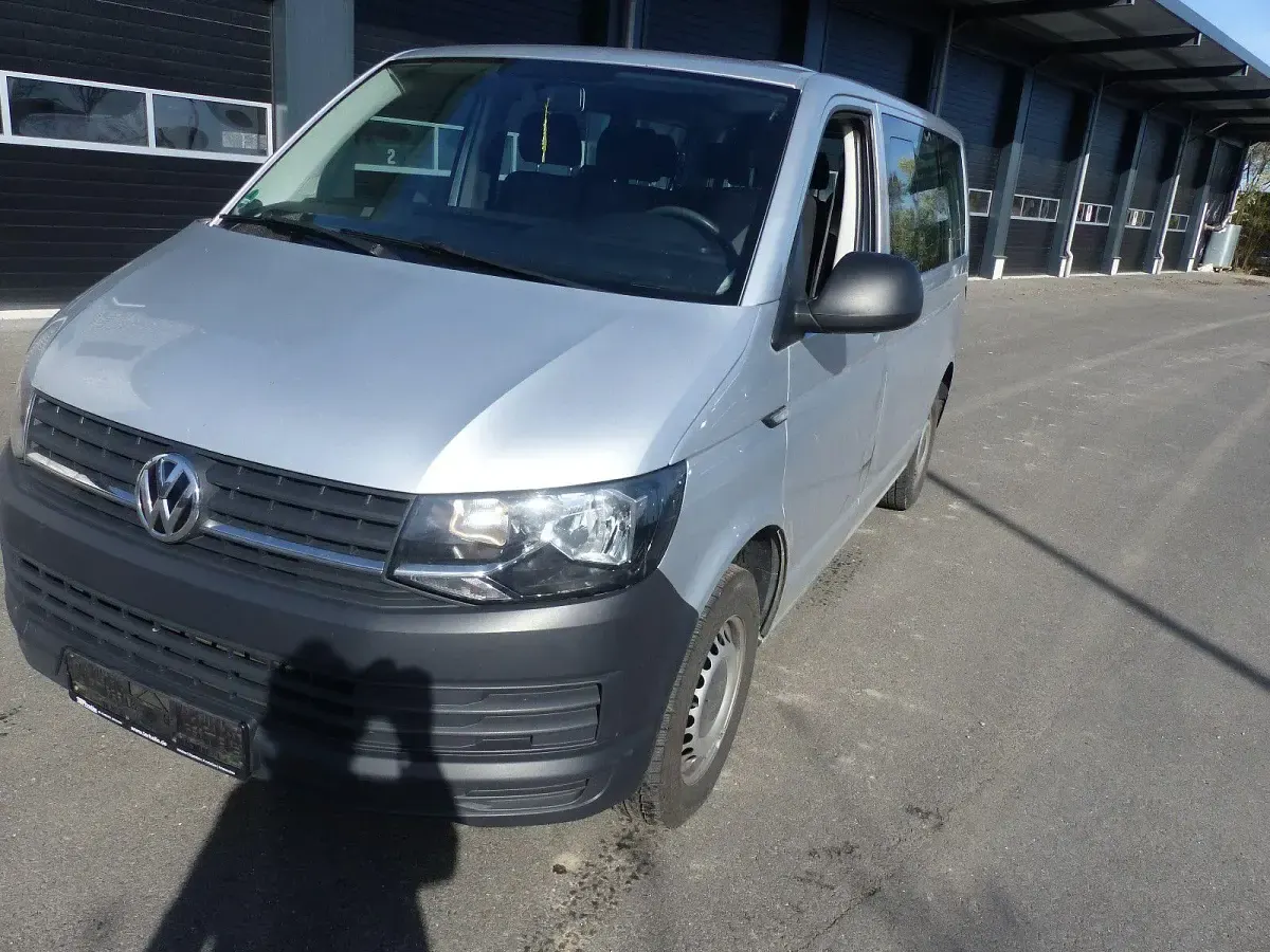 Gebraucht VW Transporter 102 PS (75 kW) 2018 Silber Van