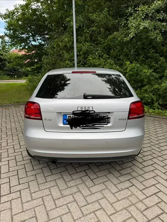 Gebraucht Audi A3 Ambiente 102 PS (75 kW) 2011 Silber Kleinwagen