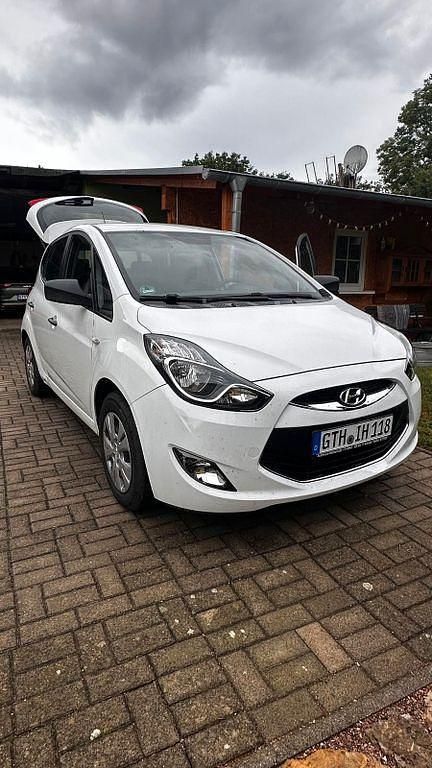 Weiß Gebraucht 2010 Hyundai ix20 Trend Kleinwagen | 4.500 € (Guter Preis) - Bild 1/4