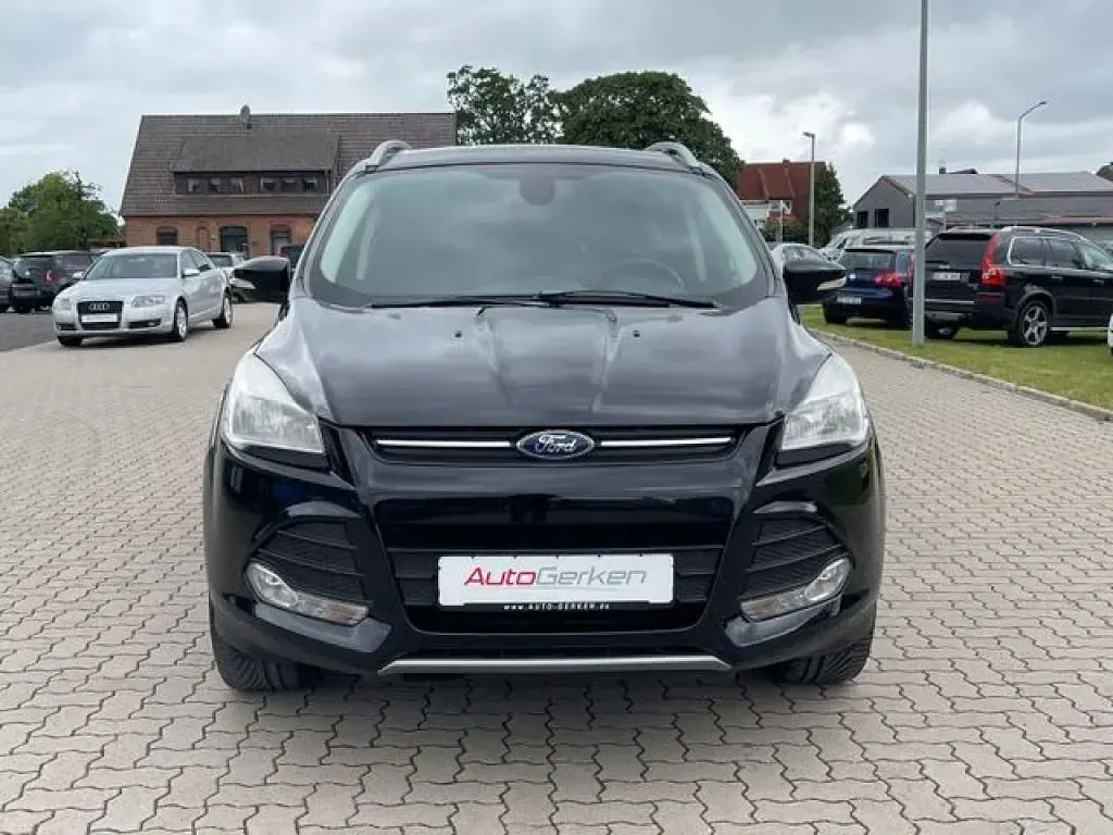Gebraucht Ford Kuga Trend 140 PS (102 kW) 2013 Pantherschwarz metallic metallic SUV