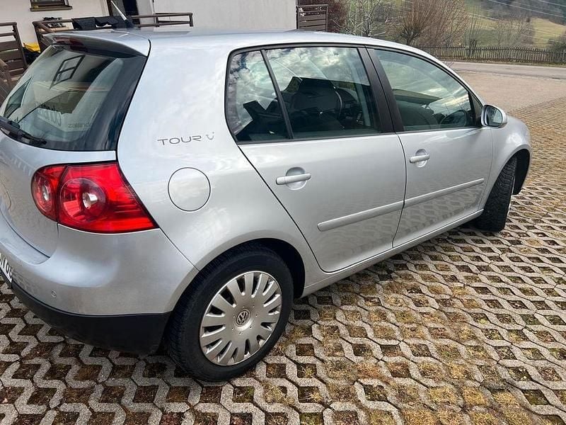 Gebraucht VW Golf V 80 PS (58 kW) 2007 Silber Limousine