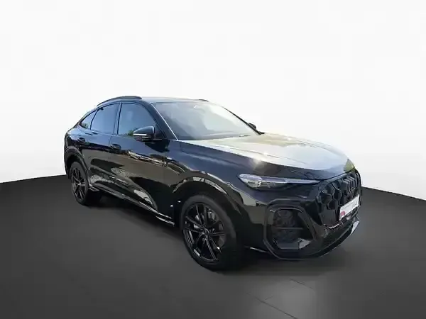 Używany Audi Q5 Ambiente 204 KM (150 kW) 2025 Czarny SUV