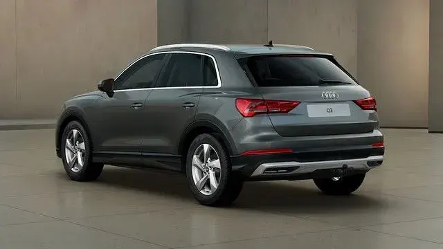 Gebraucht Audi Q3 Advanced 150 PS (110 kW) 2025 Chronosgrau metallic SUV