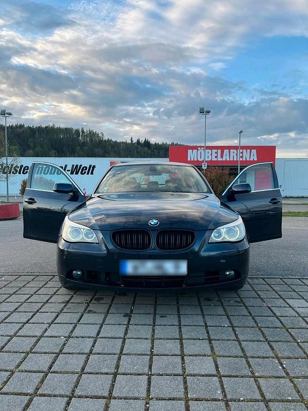 Gebraucht BMW 530 218 PS (160 kW) 2004 Blau Limousine