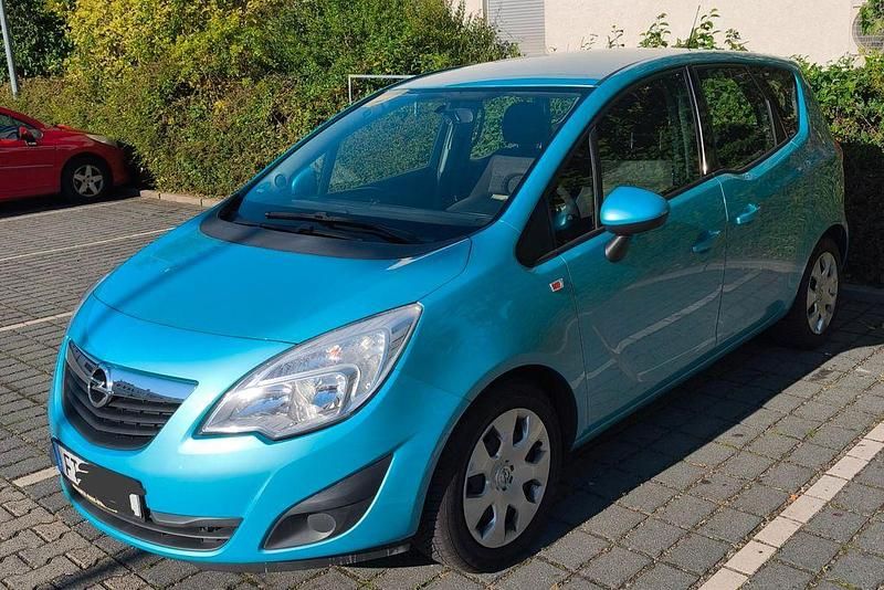 Grün Gebraucht 2010 Opel Meriva Innovation Van / Kleinbus | 3.700 € (Fairer Preis) - Bild 1/4