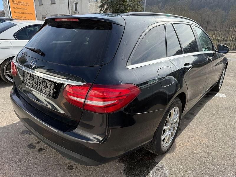Gebraucht Mercedes C250 204 PS (150 kW) 2015 Schwarz Limousine
