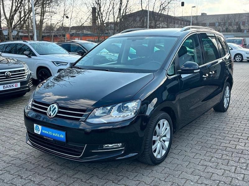 Gebraucht VW Sharan Highline 150 PS (110 kW) 2015 Deep black perleffekt Van / Kleinbus