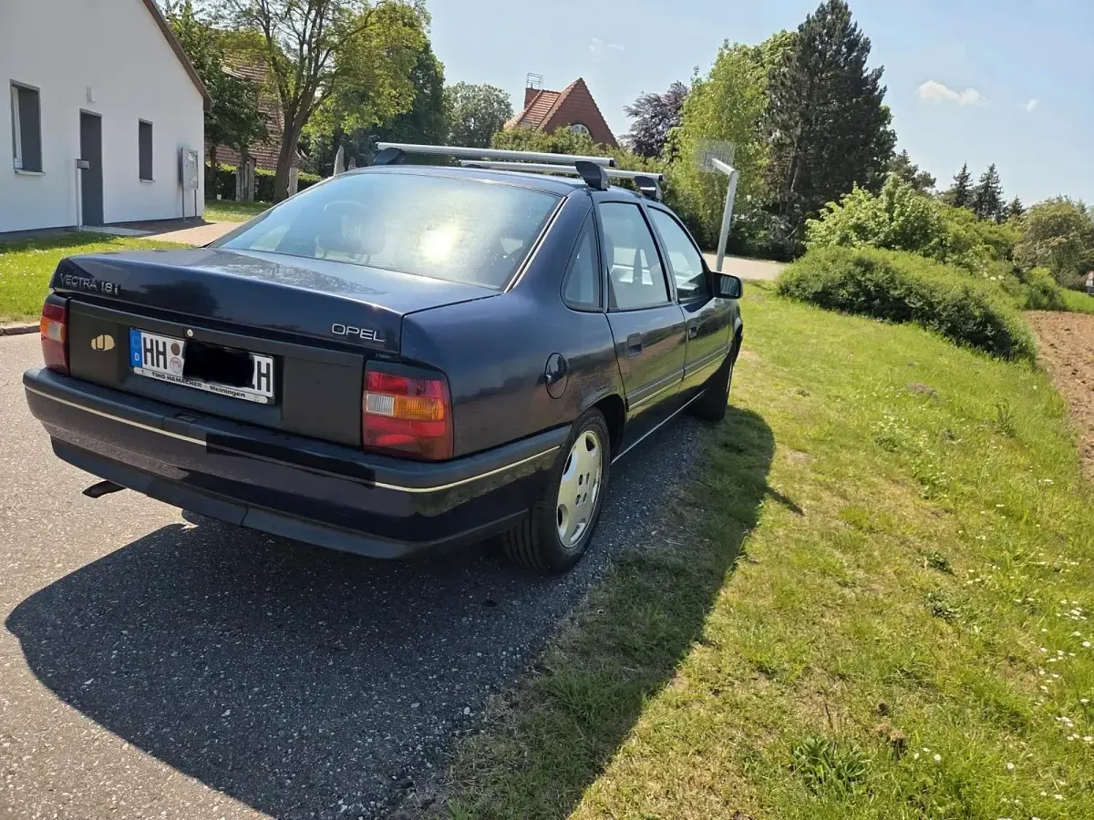 Gebraucht Opel Vectra 90 PS (66 kW) 1992 Blau Limousine
