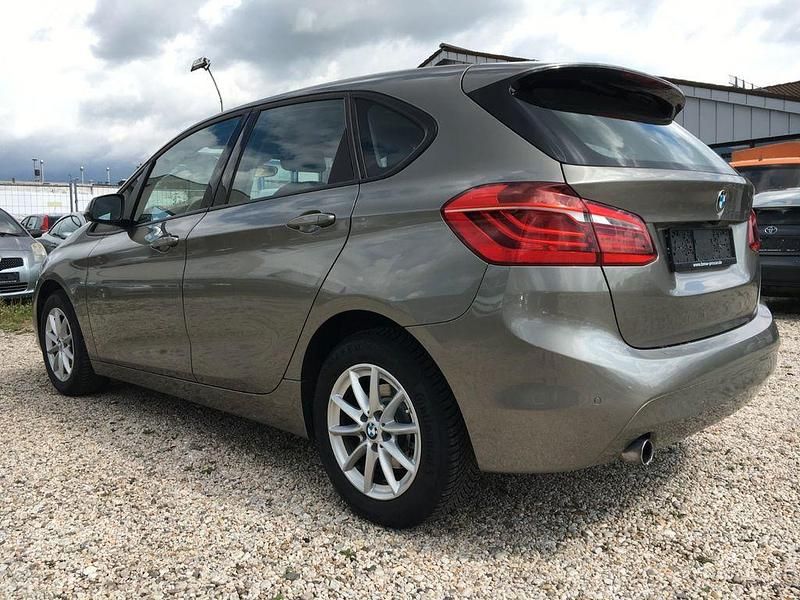 Gebraucht BMW 218 Basis 136 PS (100 kW) 2015 Silber Kombi