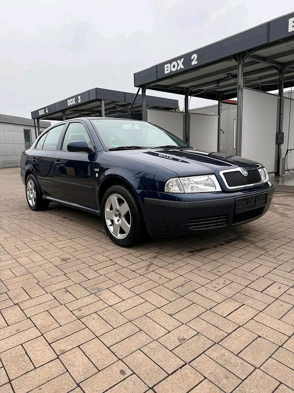Blau Gebraucht 2003 Skoda Octavia Limousine | 1.850 € (Fairer Preis) - Bild 1/4