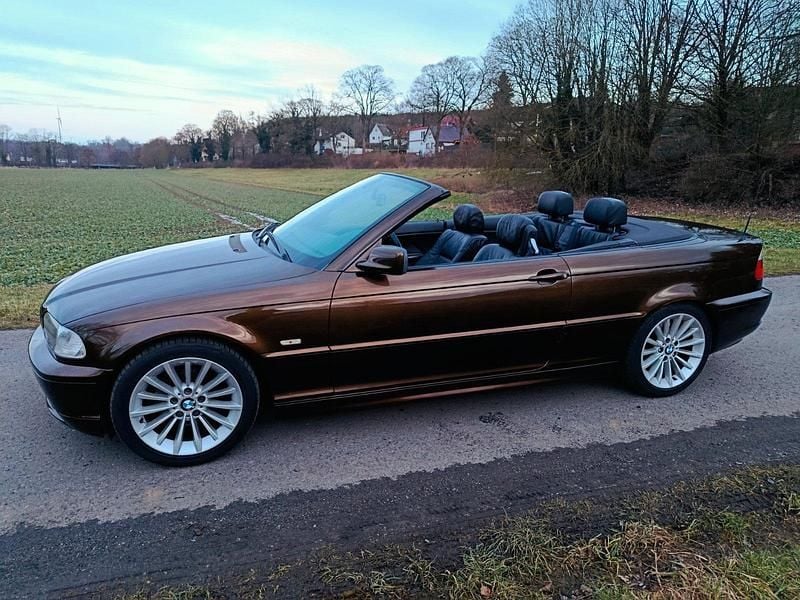 Gebraucht BMW 330 Cabriolet 231 PS (169 kW) 2001 Schwarz Cabrio