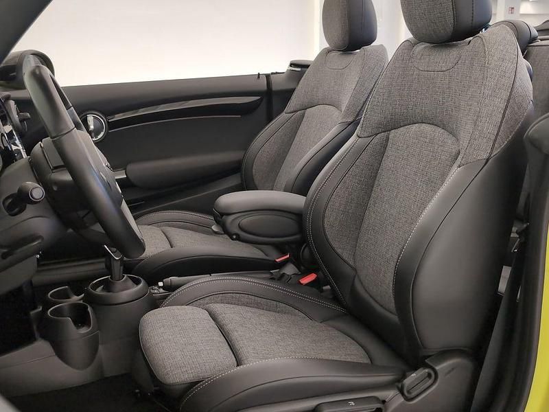 Gebraucht Mini Cooper Cabriolet 136 PS (100 kW) 2021 Zesty yellow uni Cabrio