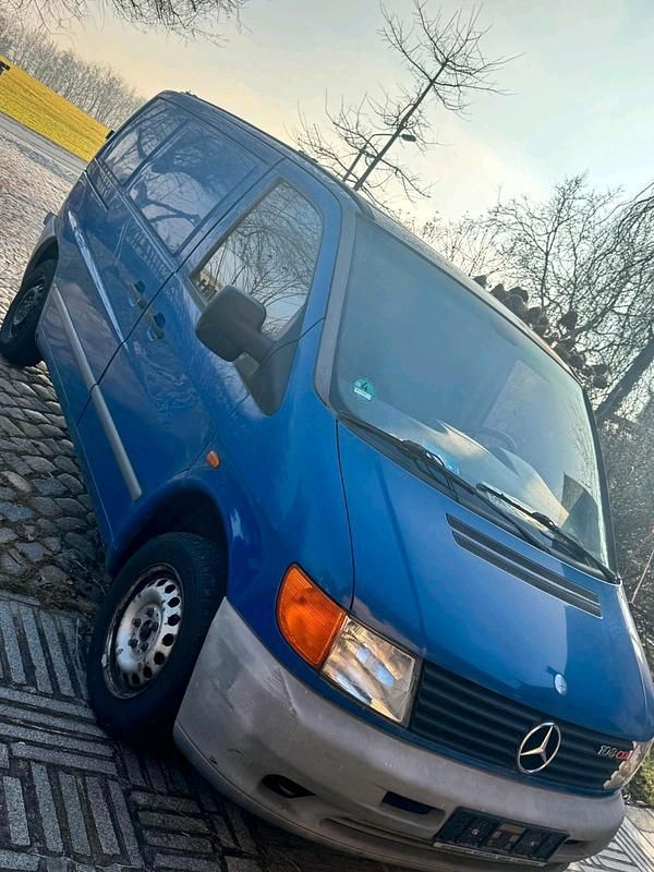 Blau Gebraucht 2001 Mercedes Vito Van | 2.700 € - Bild 1/4