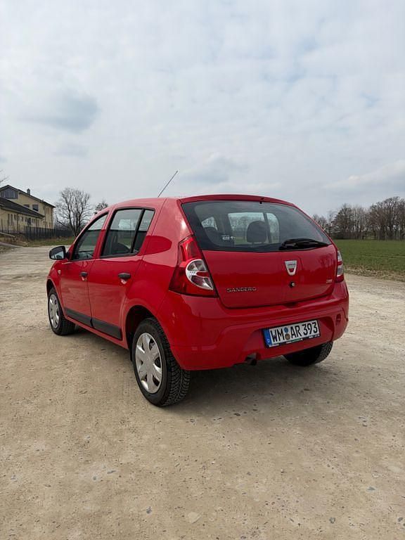 Gebraucht Dacia Sandero 75 PS (55 kW) 2011 Rot Limousine
