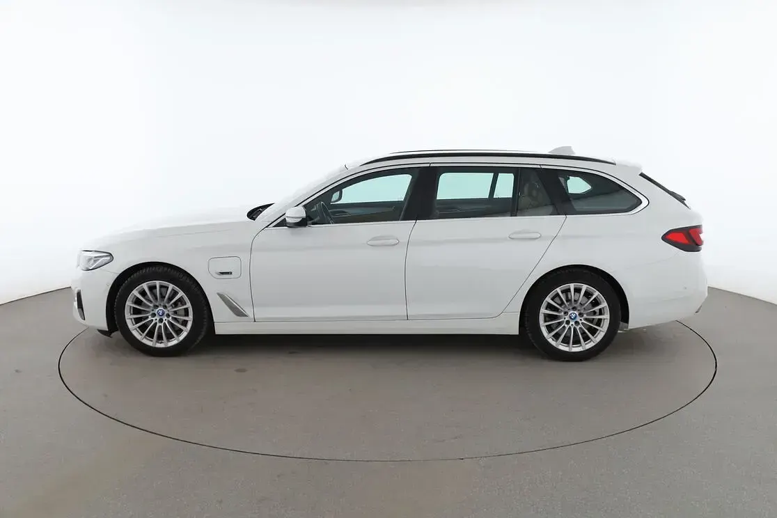 Gebraucht BMW 520 204 PS (150 kW) 2022 Weiß Kombi