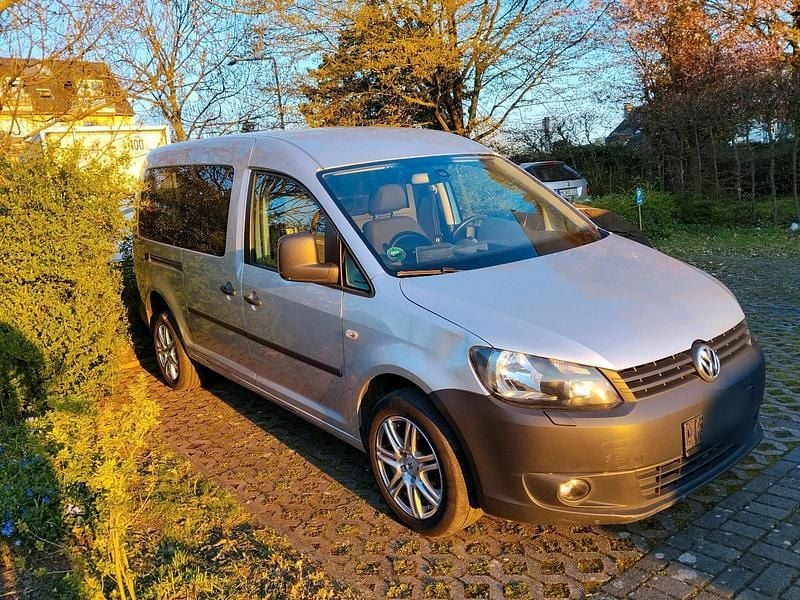 Gebraucht VW Caddy Maxi 140 PS (102 kW) 2014 Silber Van / Kleinbus