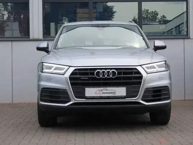 Używany Audi Q5 Performance 190 KM (139 kW) 2020 Srebrny SUV
