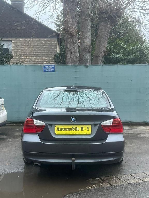 Gebraucht BMW 318 Advantage 129 PS (94 kW) 2007 Grau Limousine