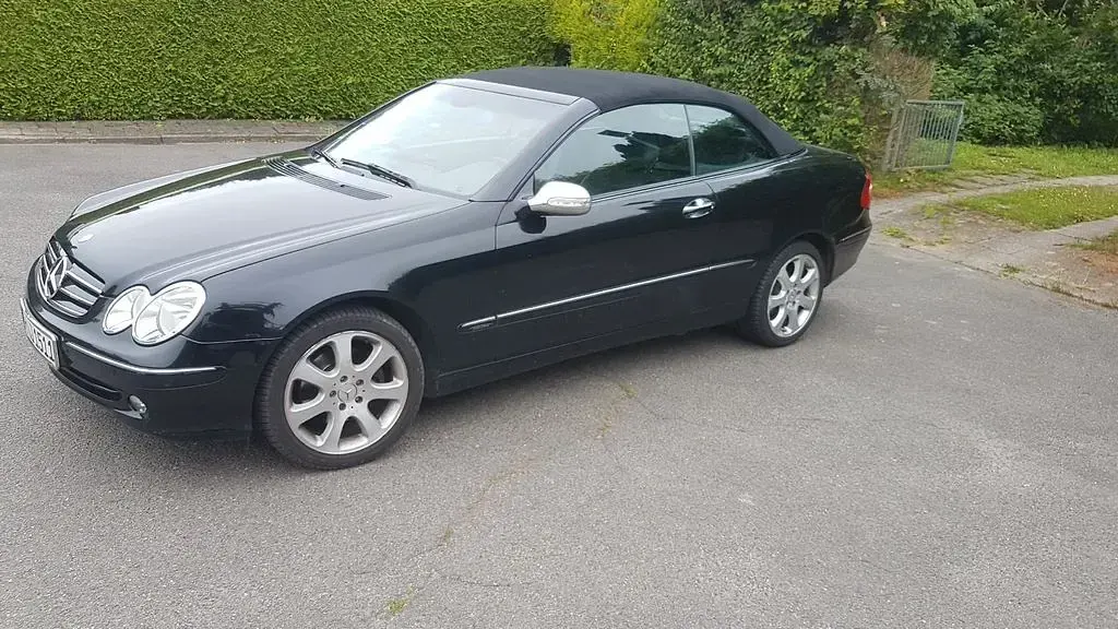 Gebraucht Mercedes CLK240 Elegance 170 PS (125 kW) 2004 Schwarz Cabrio