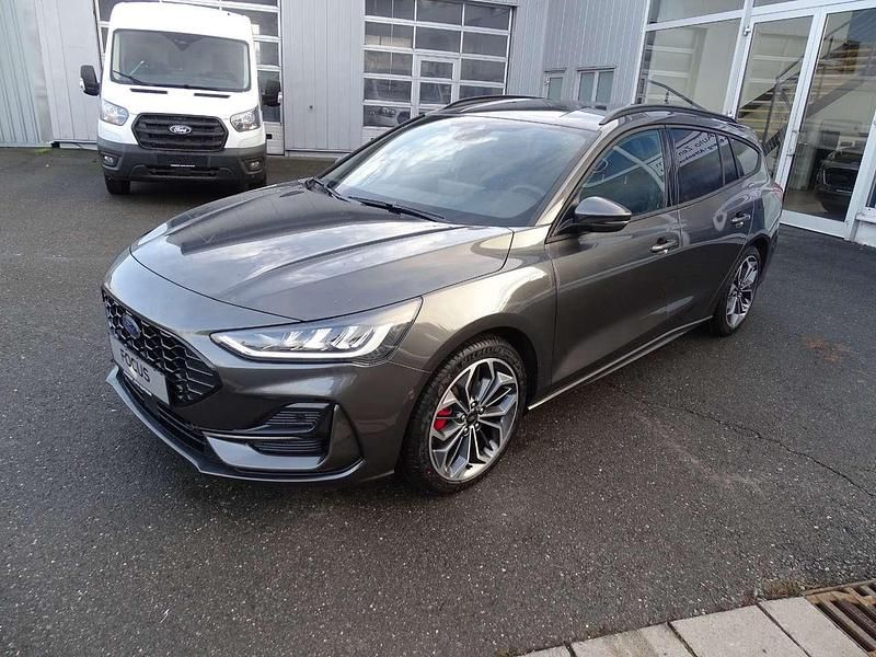 Neu Ford Focus ST-Line X 155 PS (114 kW) 2025 Magneticgrau (metallic) Kombi