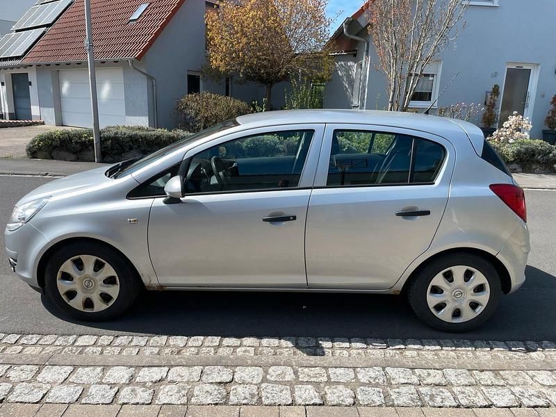 Second-hand Opel Corsa 75 CP (55 kW) 2009 Argintiu Hatchback