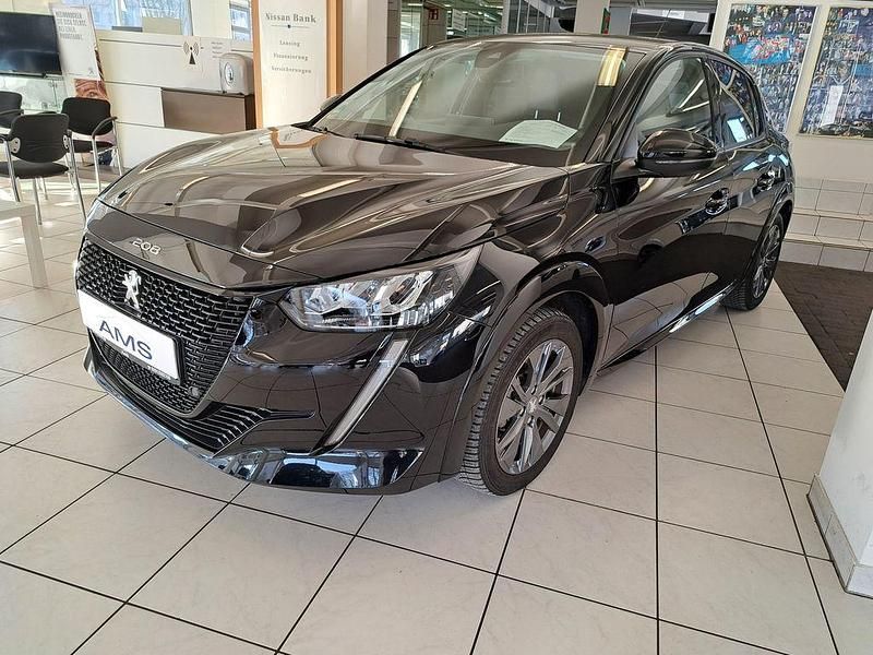 Schwarz Gebraucht 2023 Peugeot 208 Allure Kleinwagen | 18.290 € - Bild 1/4