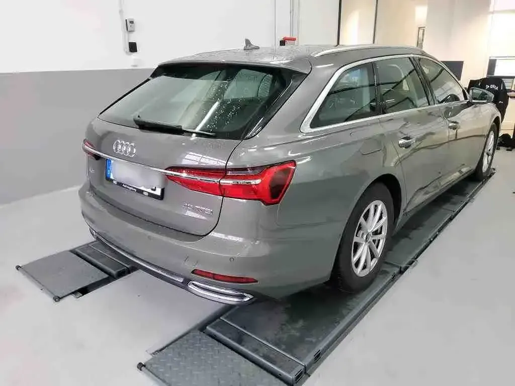 Gebraucht Audi A6 Design 265 PS (194 kW) 2022 Grau Kombi