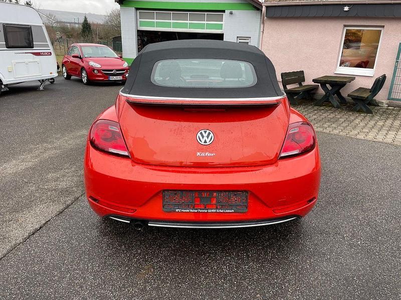 Gebraucht VW Beetle Cabriolet Design 105 PS (77 kW) 2018 Ruby red Cabrio