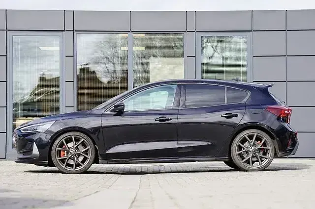 Usata Ford Focus ST 280 CV (205 kW) 2024 Nero Berlina