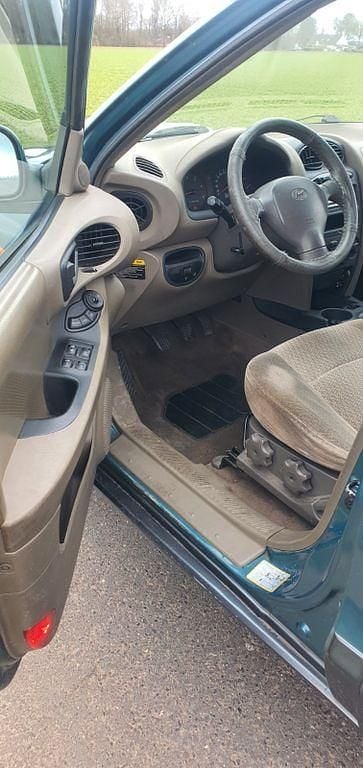 Gebraucht Hyundai Santa Fe 113 PS (83 kW) 2002 Grün SUV