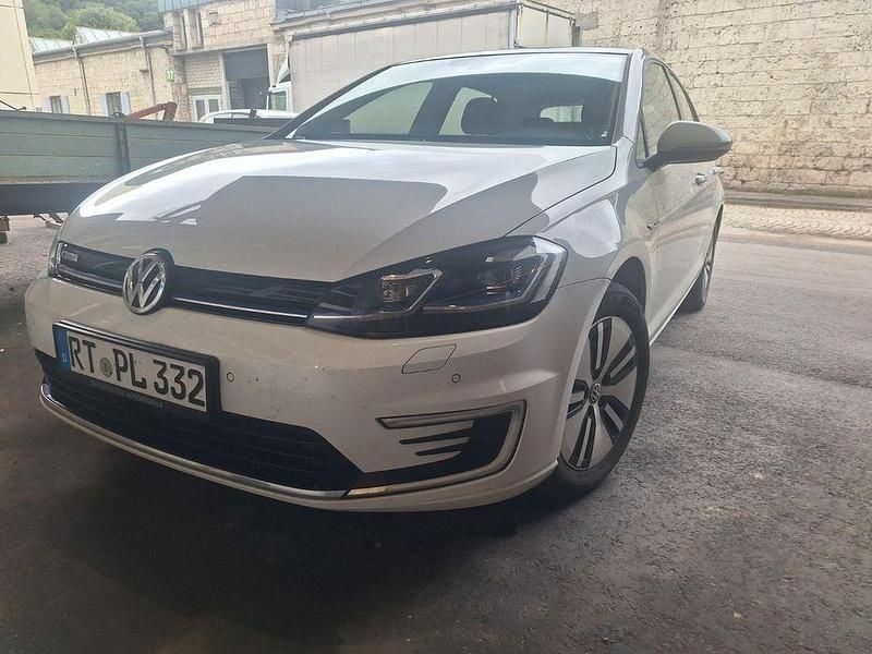 Weiß Gebraucht 2019 VW e-Golf Kleinwagen | 13.500 € (Guter Preis) - Bild 1/1