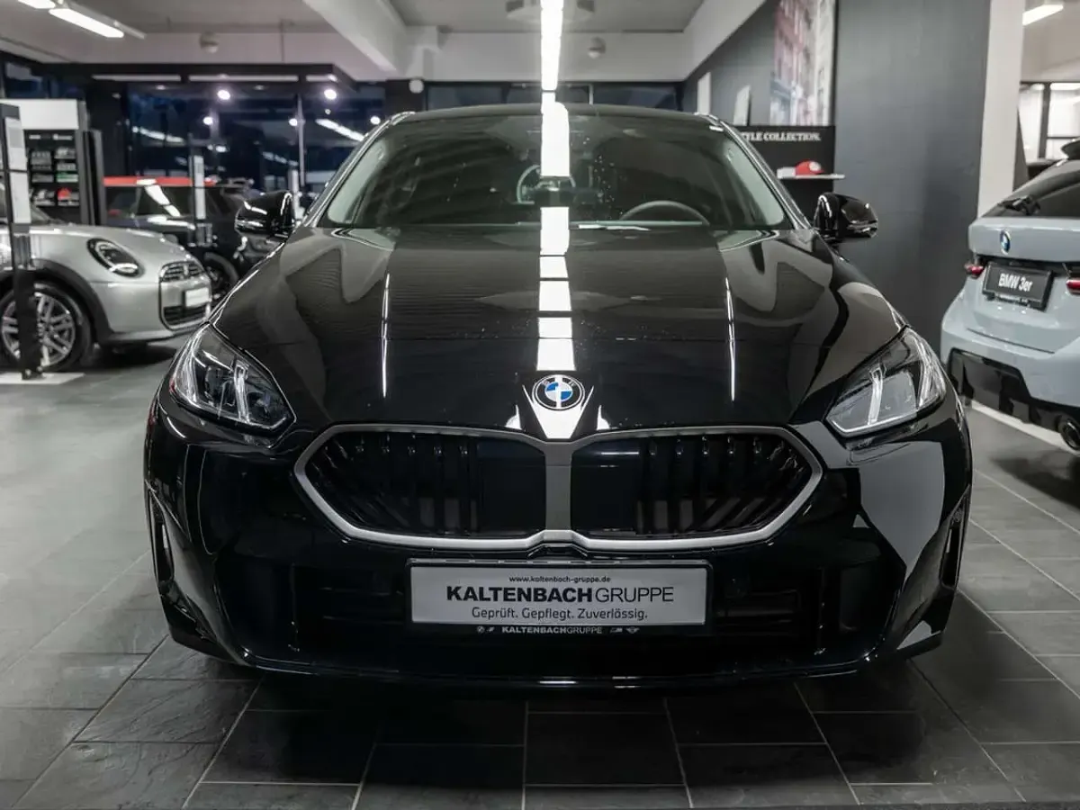 Ny BMW 120 170 HK (125 kW) 2026 Sort Hatchback